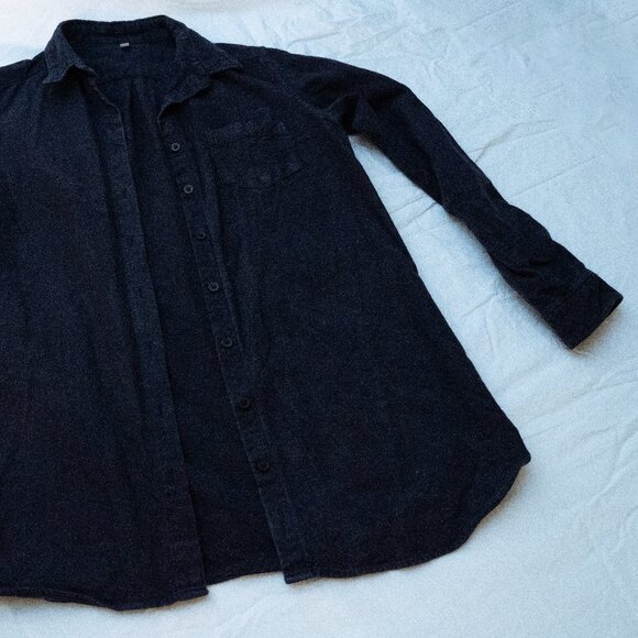 Navy, 100% cotton, button down with small breast pocket - Picture 2 of 5